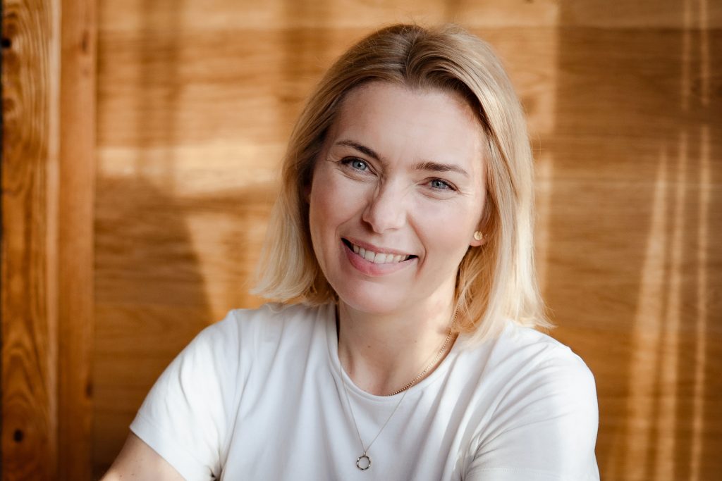 Porträt von Karina Hofstetter.